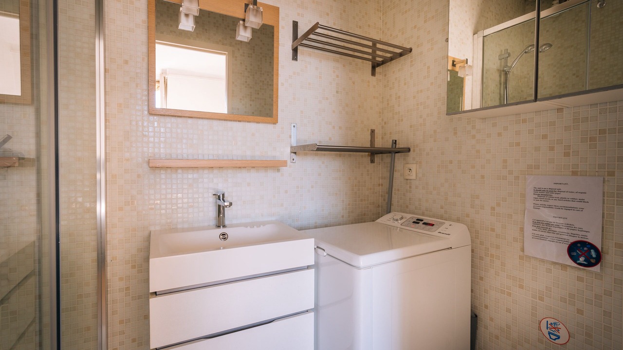Photo of Bathroom in 8th Arrondissement