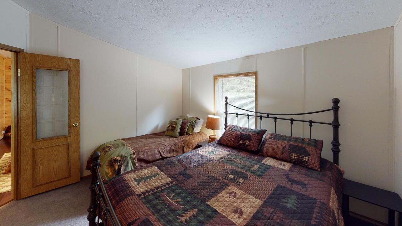 Photo of Bedroom in Nelsonville