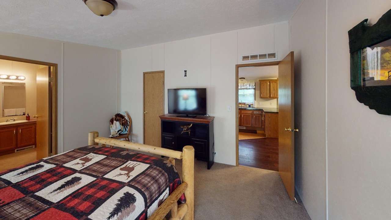 Photo of Bedroom in Nelsonville