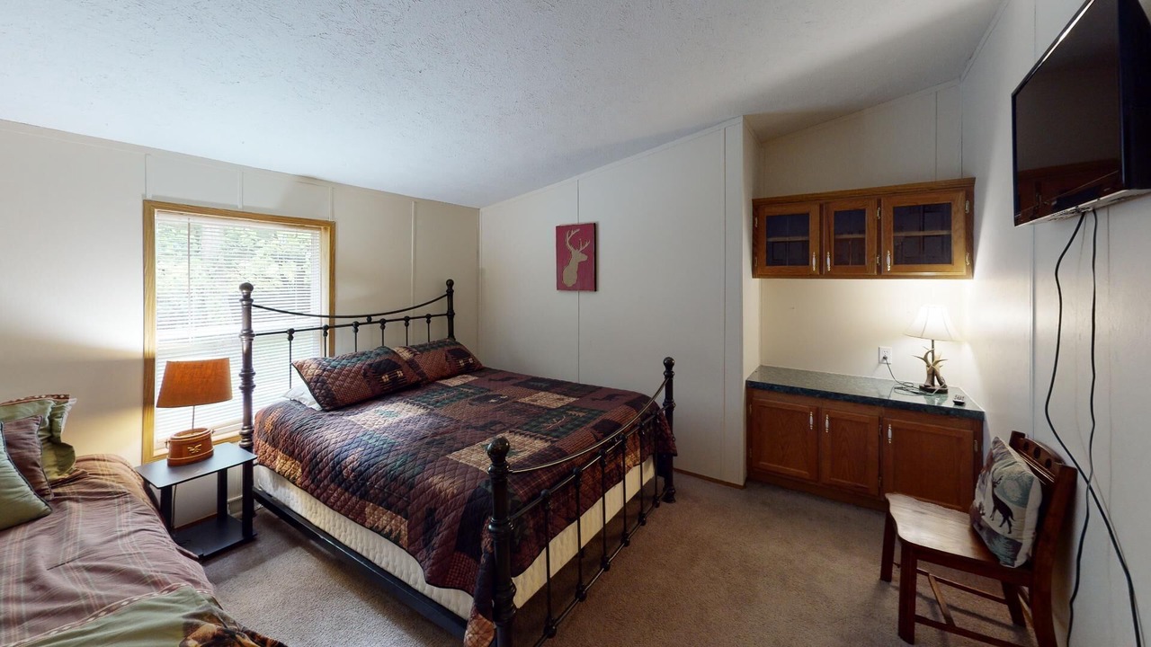 Photo of Bedroom in Nelsonville