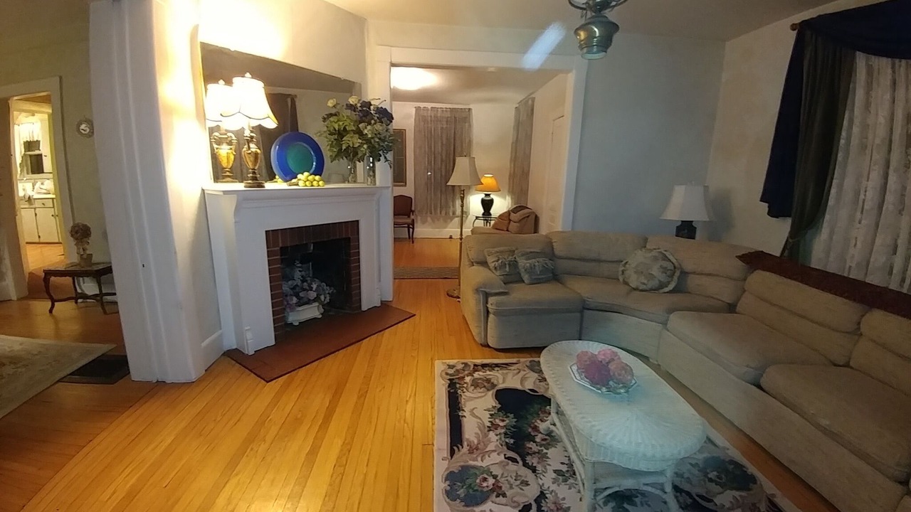 Photo of Bedroom in Mount Clemens