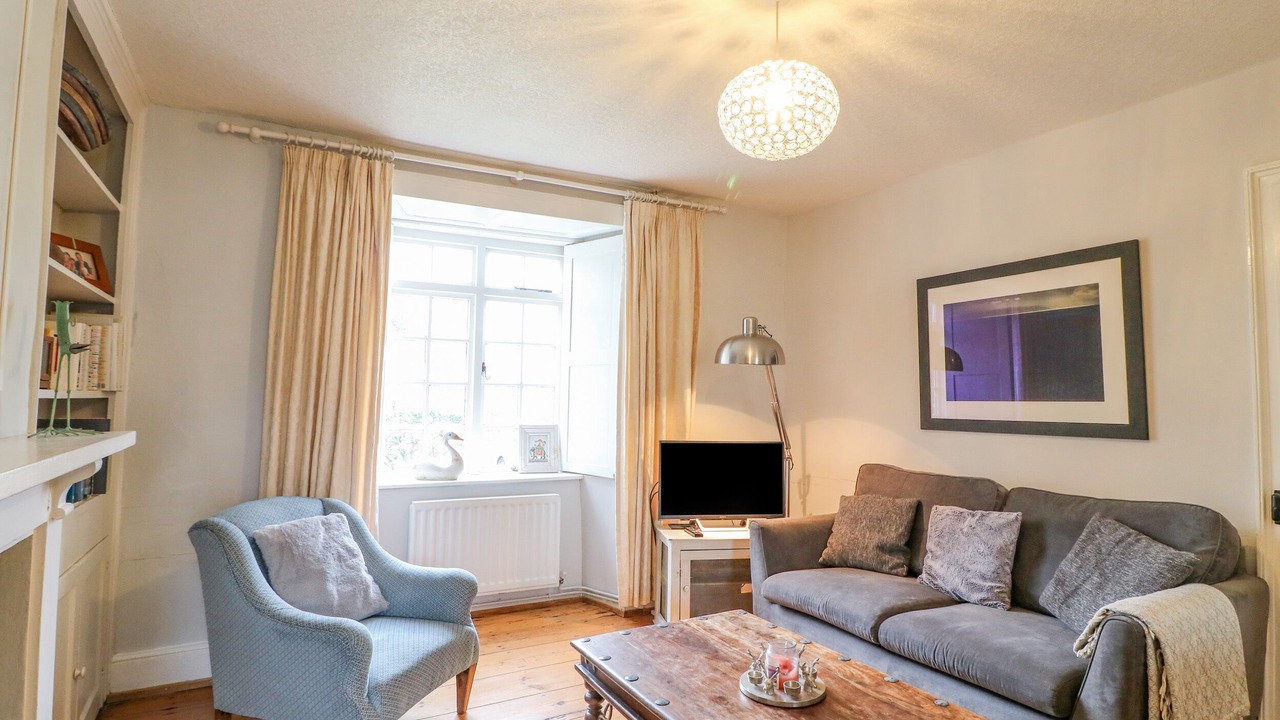 Photo of Livingroom in West Bay