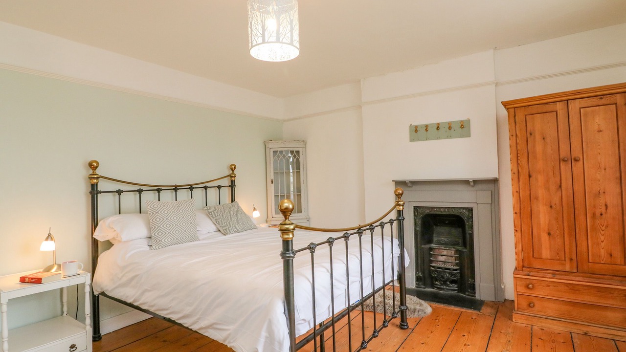 Photo of Bedroom in West Bay