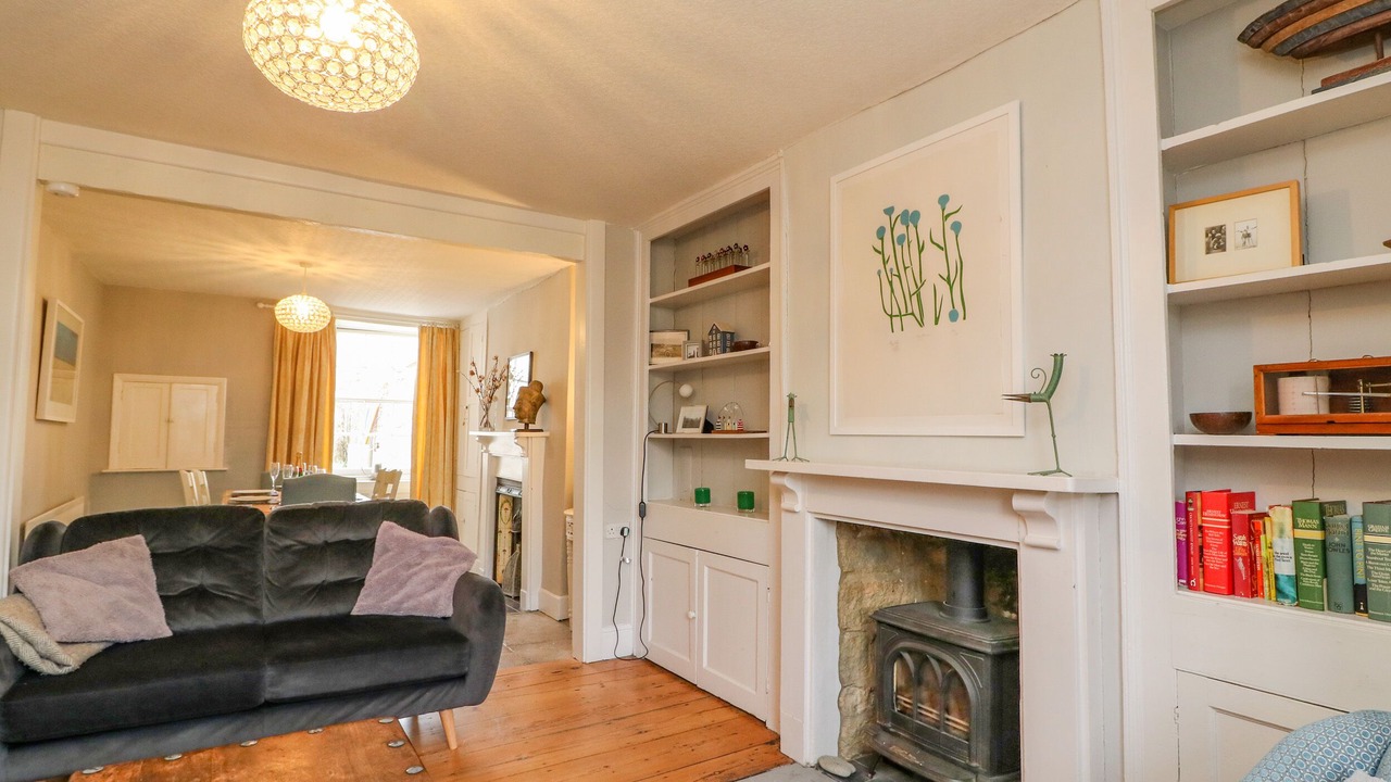 Photo of Livingroom in West Bay