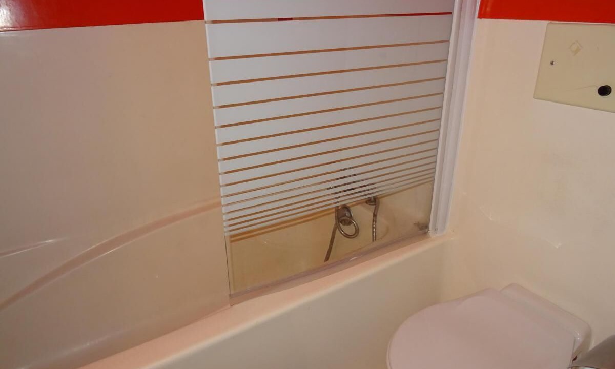 Photo of Bathroom in Arc-1800