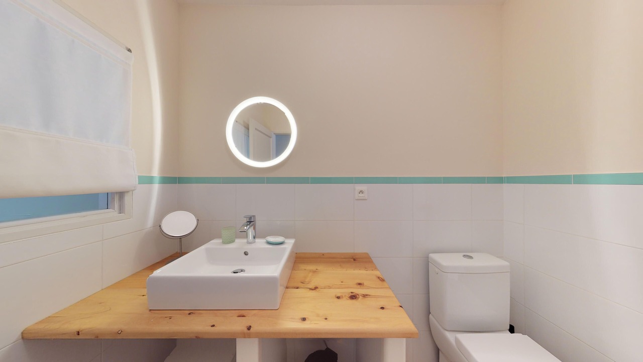 Photo of Bathroom in Fabrezan