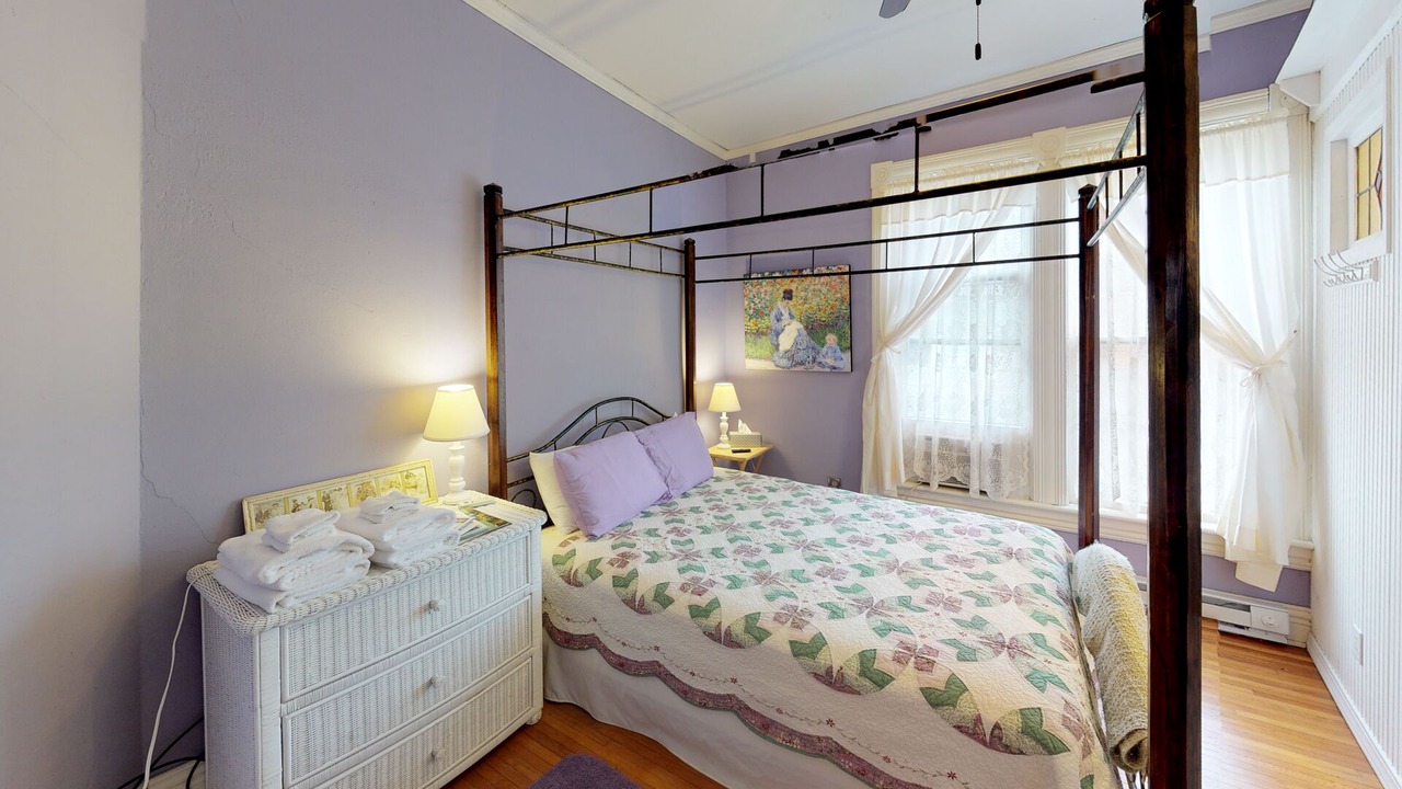 Photo of Bedroom in Nelsonville