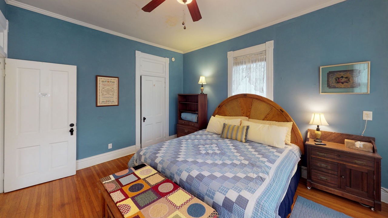 Photo of Bedroom in Nelsonville