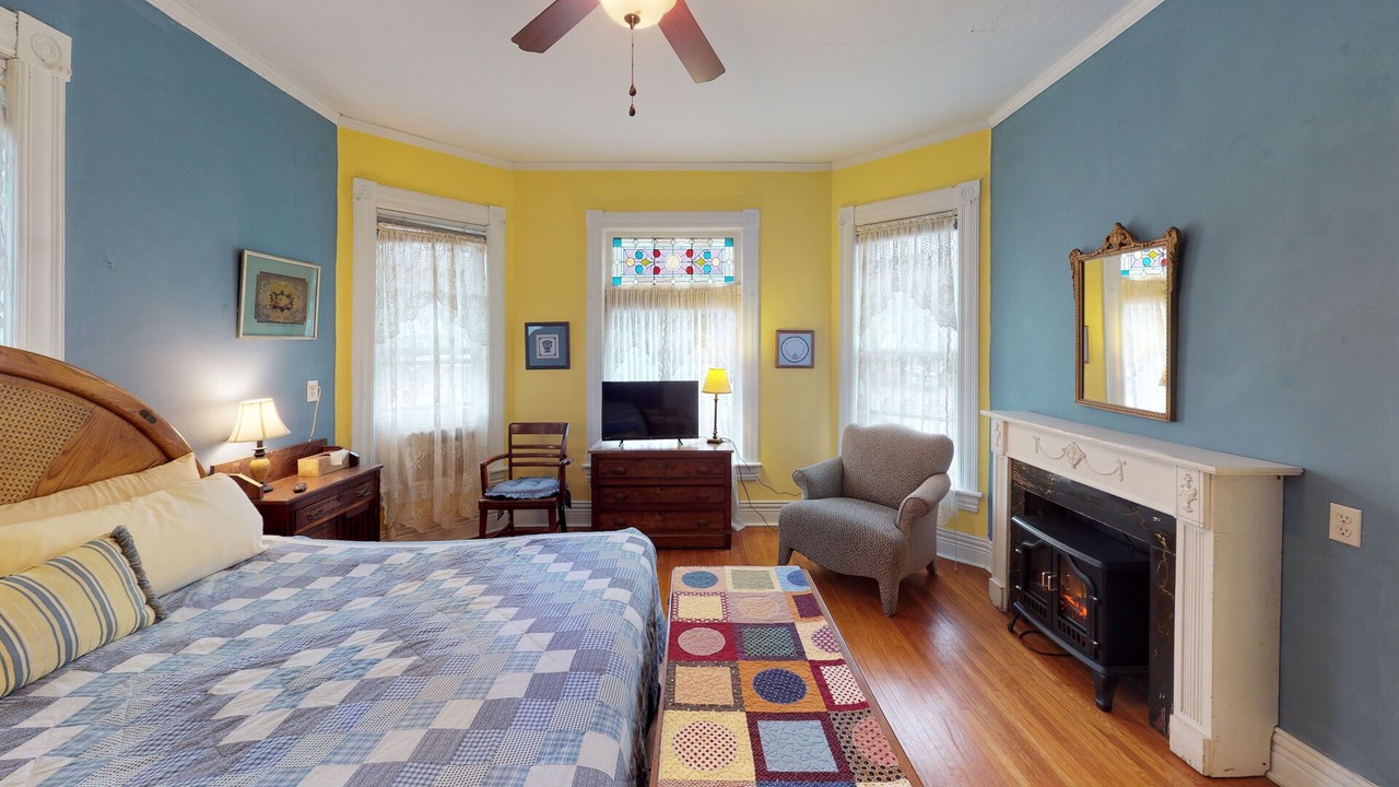 Photo of Bedroom in Nelsonville
