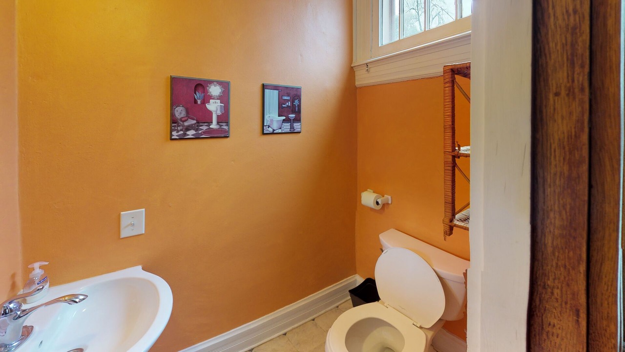 Photo of Bathroom in Nelsonville