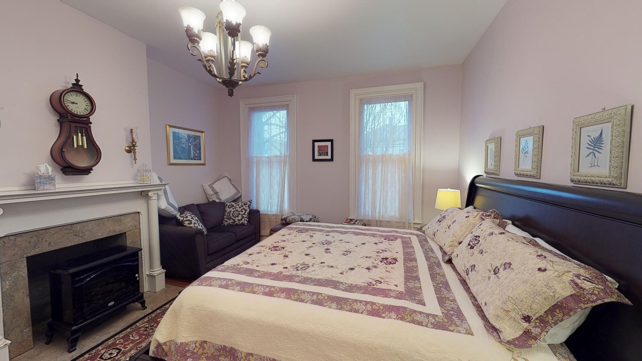 Photo of Bedroom in Nelsonville