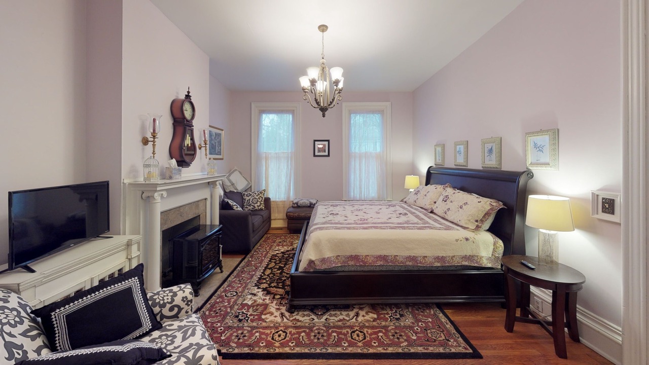 Photo of Bedroom in Nelsonville