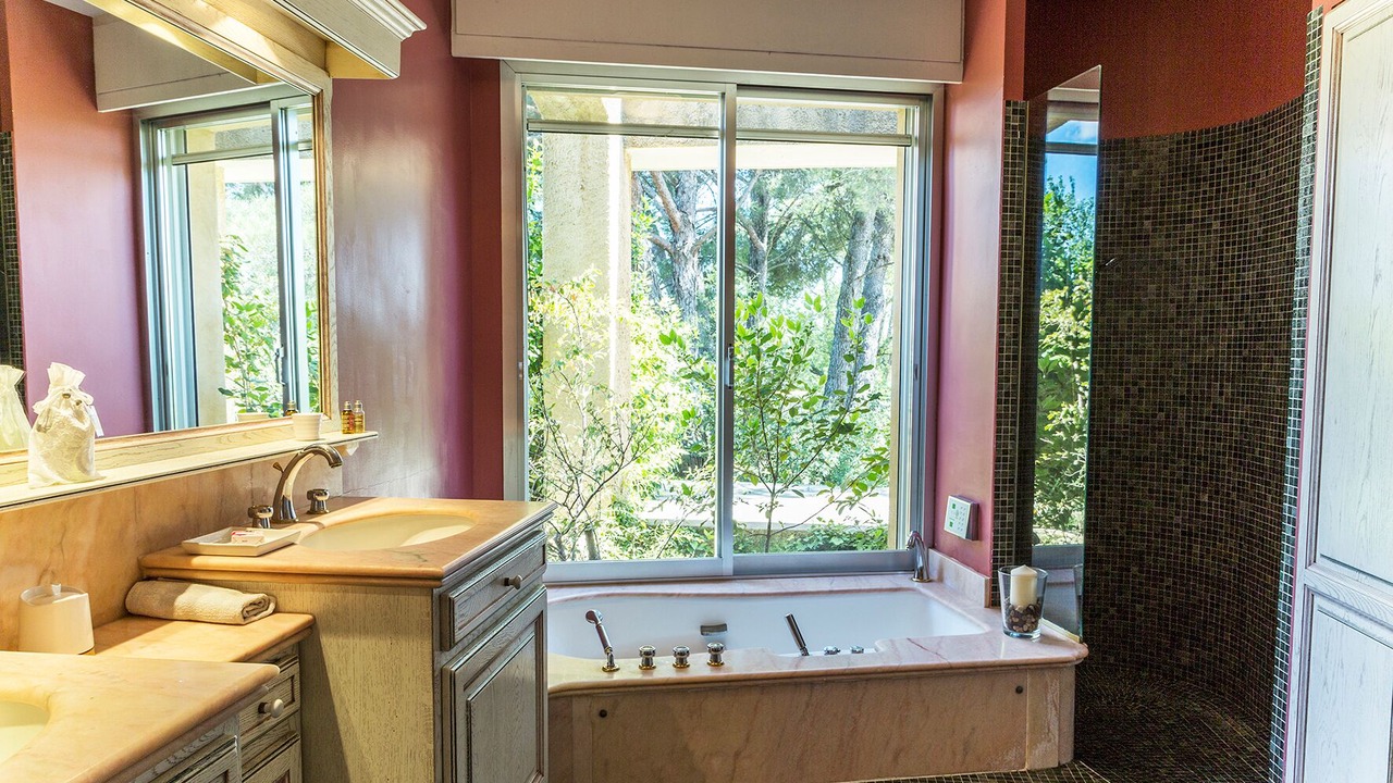 Photo of Bathroom in Chateauneuf-de-Gadagne