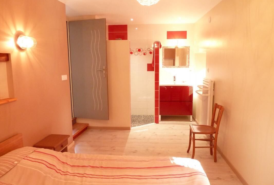 Photo of Bedroom in Matour