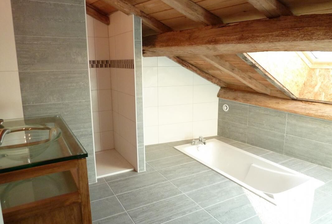 Photo of Bathroom in Matour