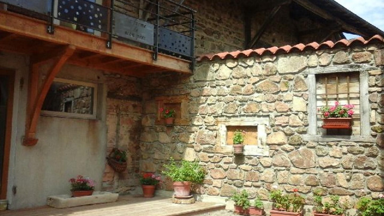Photo of Outdoor in Matour