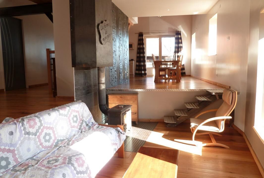Photo of Livingroom in Matour