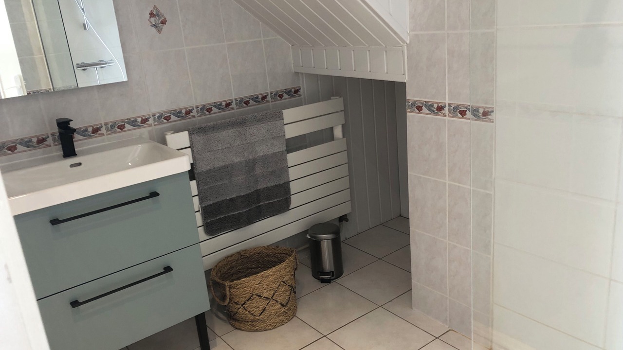 Photo of Bathroom in Carentan
