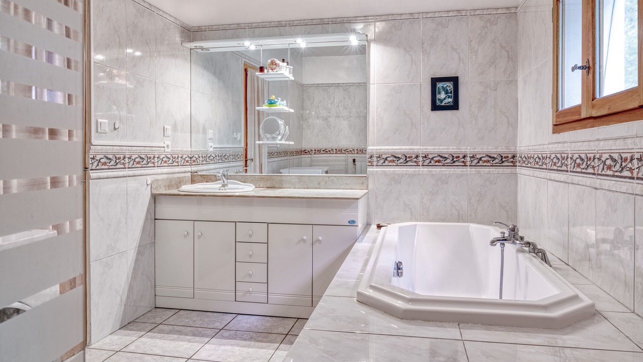 Photo of Bathroom in Albieres