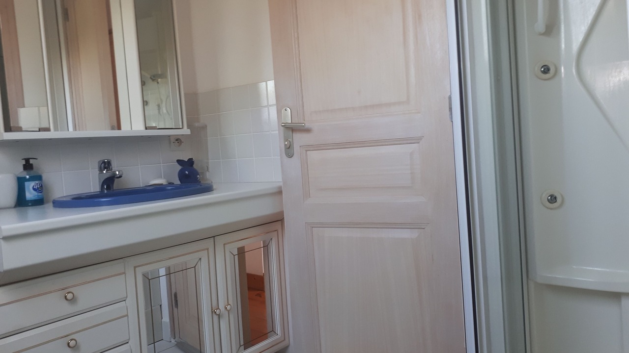 Photo of Bathroom in Locquirec