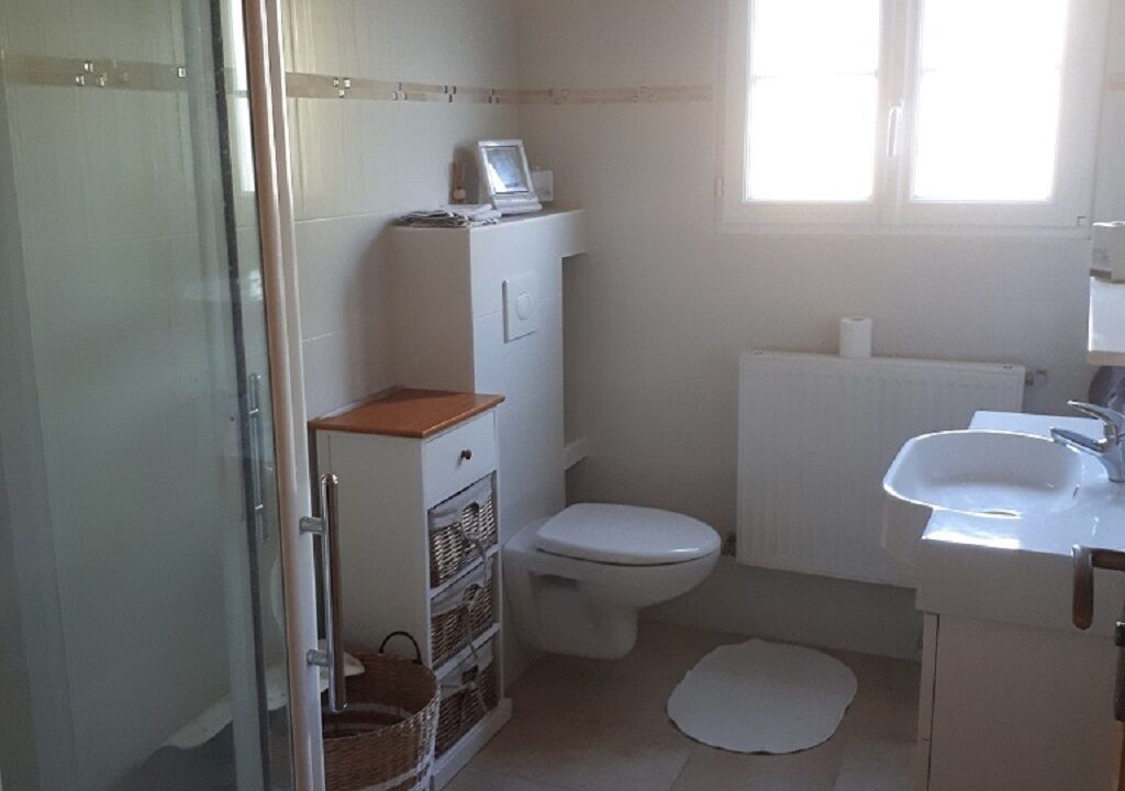 Photo of Bathroom in Locquirec