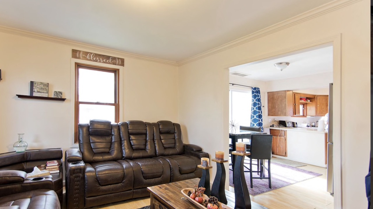 Photo of Livingroom in Dearborn Heights