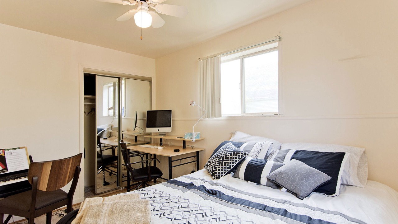 Photo of Bedroom in Dearborn Heights