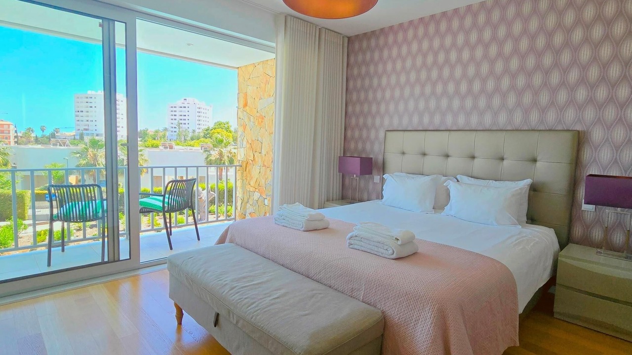 Photo of Bedroom in Correeira