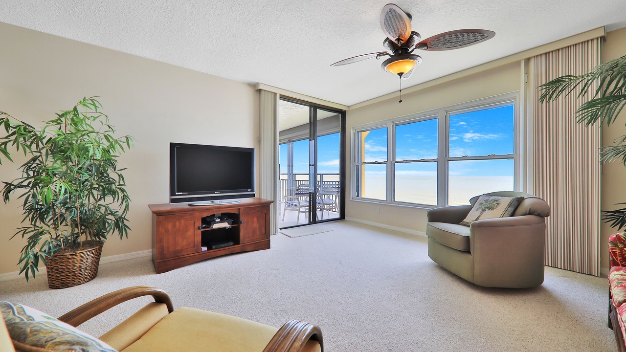 Photo of Livingroom in Crescent Beach