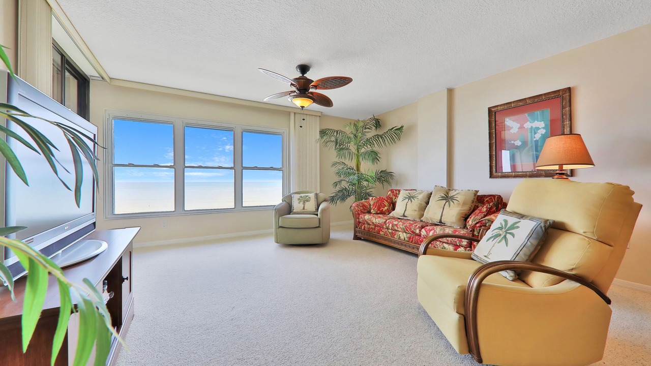 Photo of Livingroom in Crescent Beach