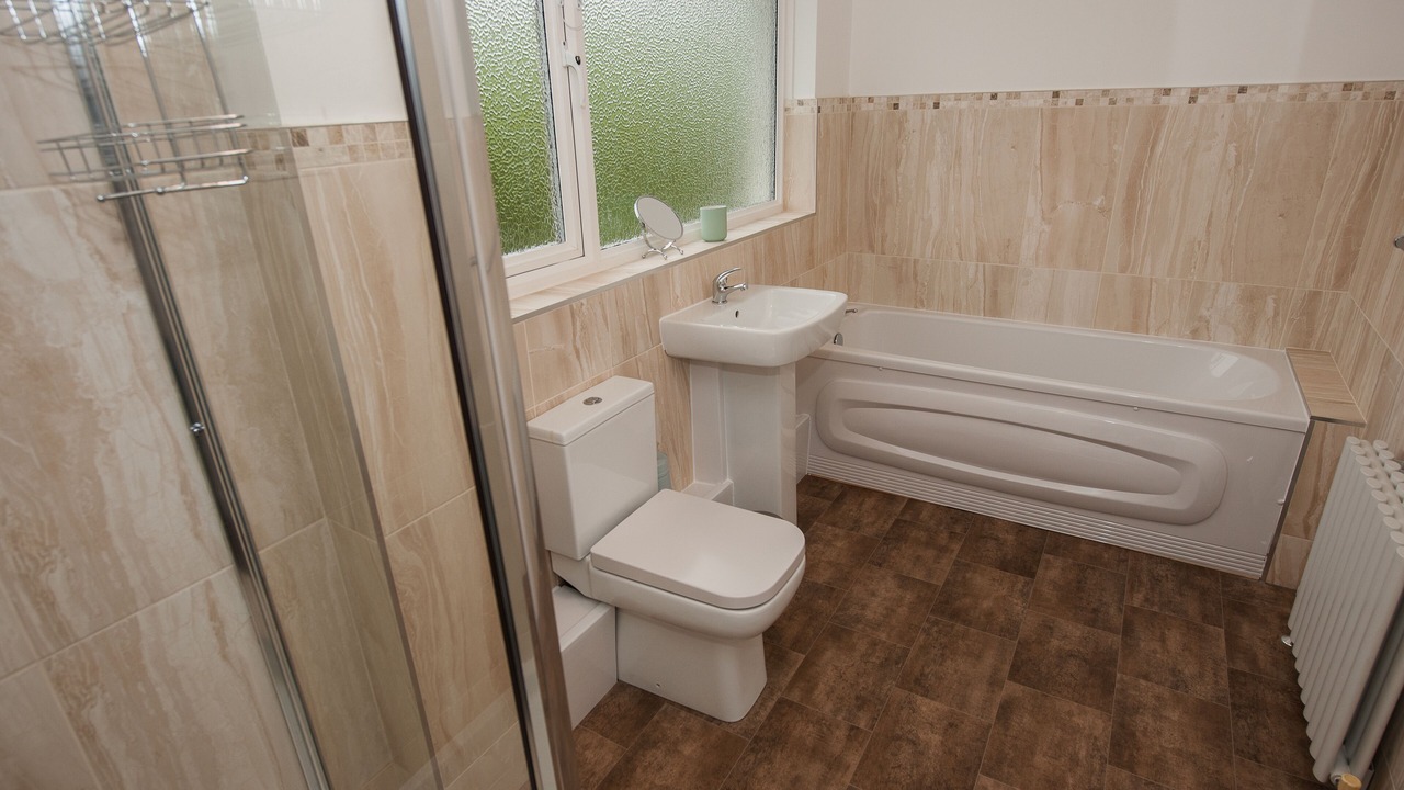 Photo of Bathroom in Crynant