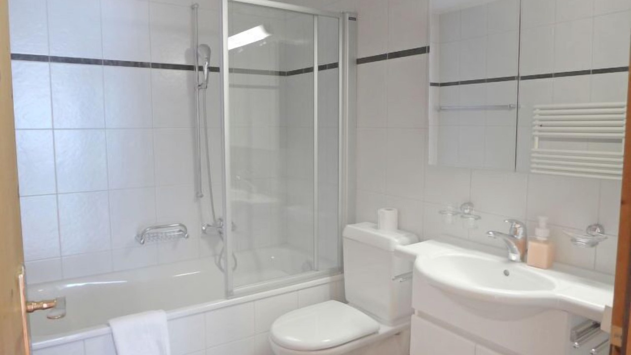 Photo of Bathroom in Murren