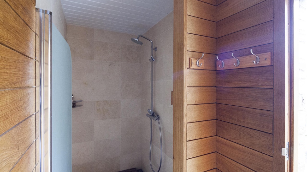 Photo of Bathroom in Rock