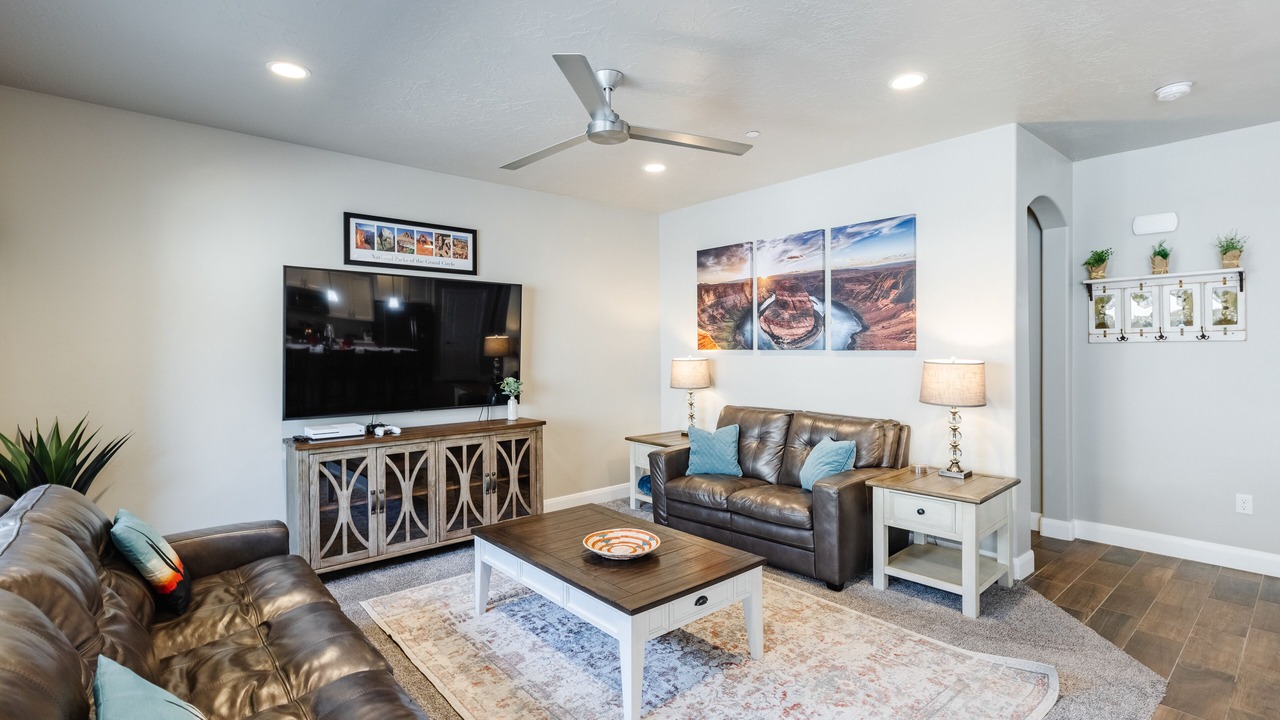 Photo of Livingroom in Hurricane