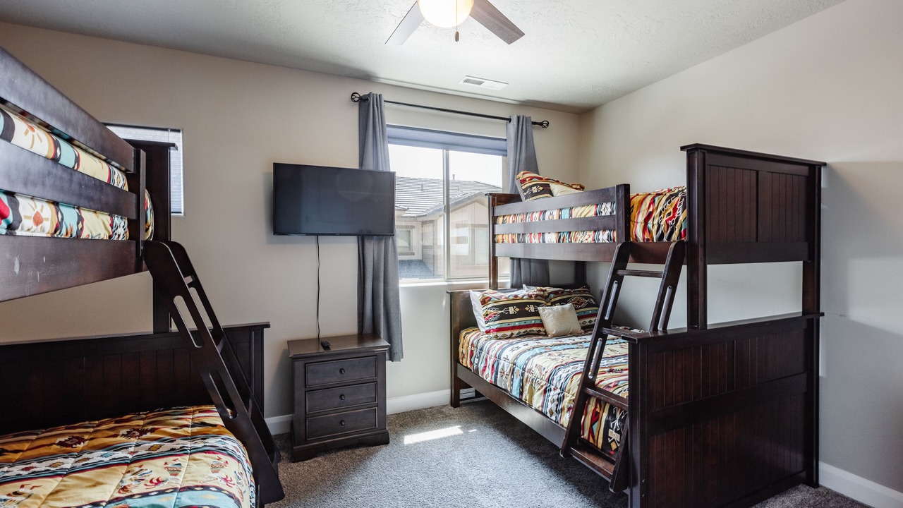Photo of Bedroom in Hurricane