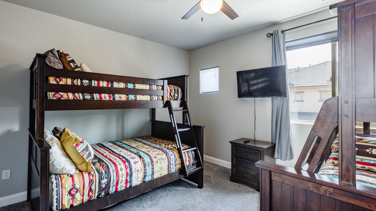 Photo of Bedroom in Hurricane