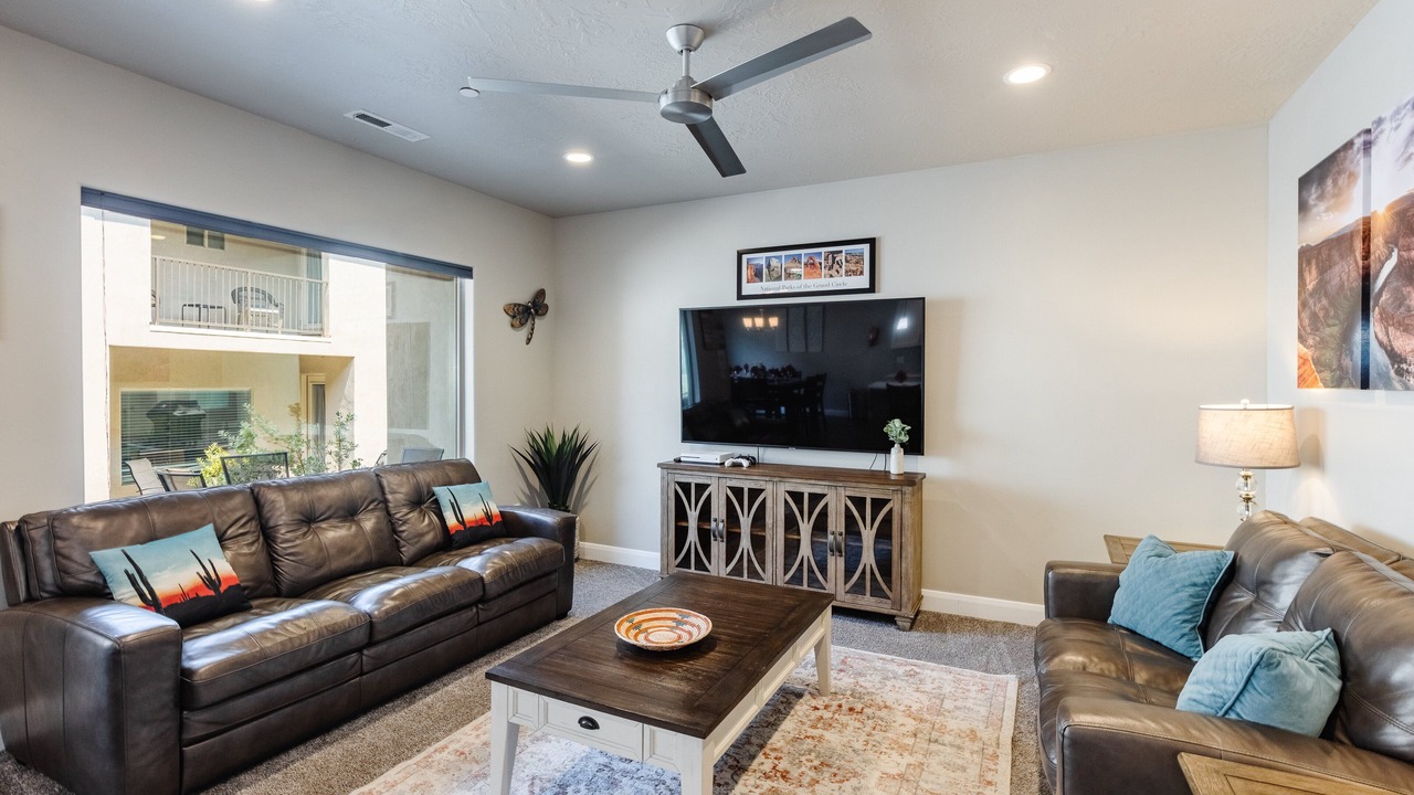 Photo of Livingroom in Hurricane