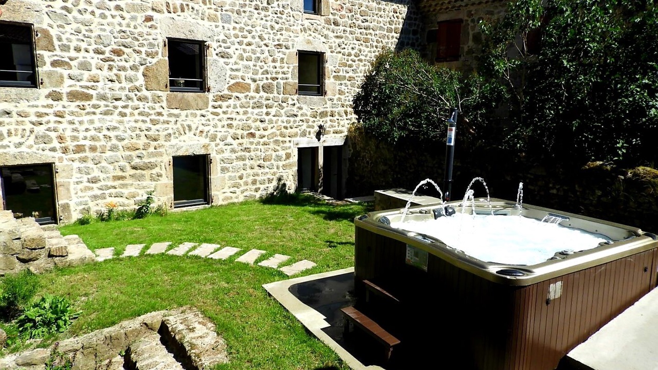 Photo of Outdoor in Nozieres