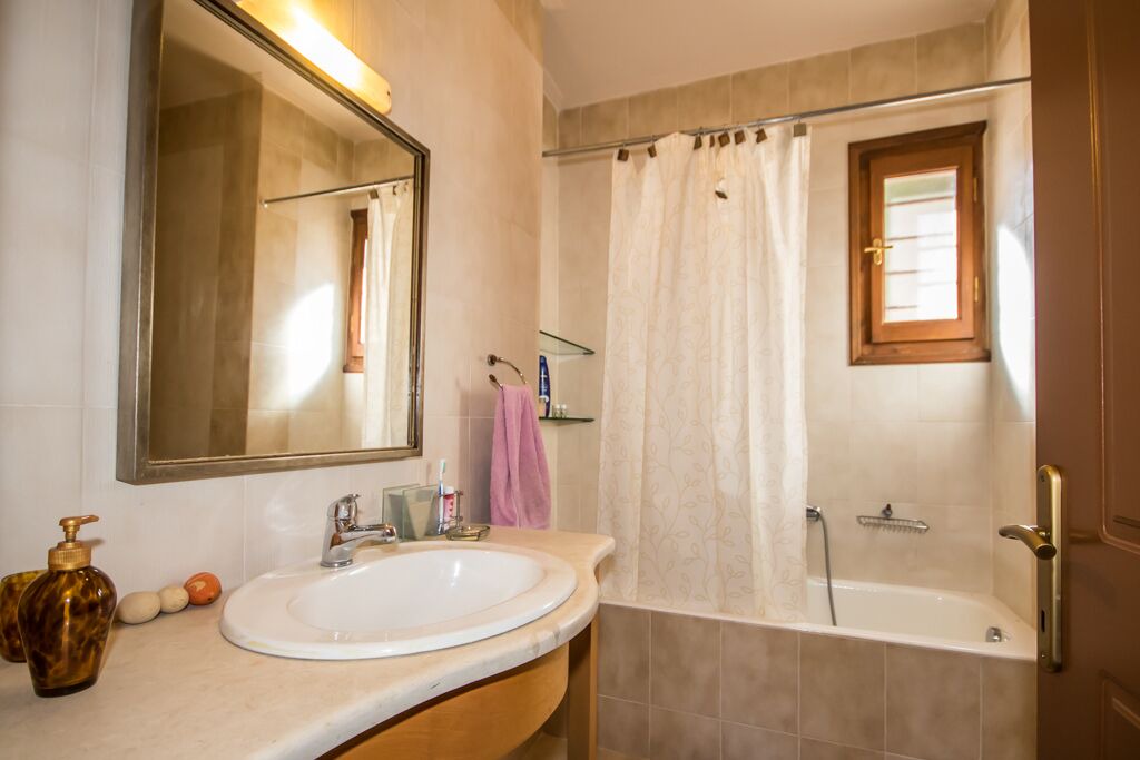 Photo of Bathroom in Koropi