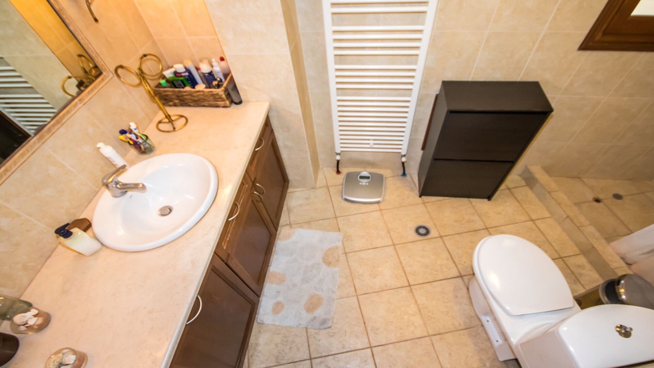 Photo of Bathroom in Koropi