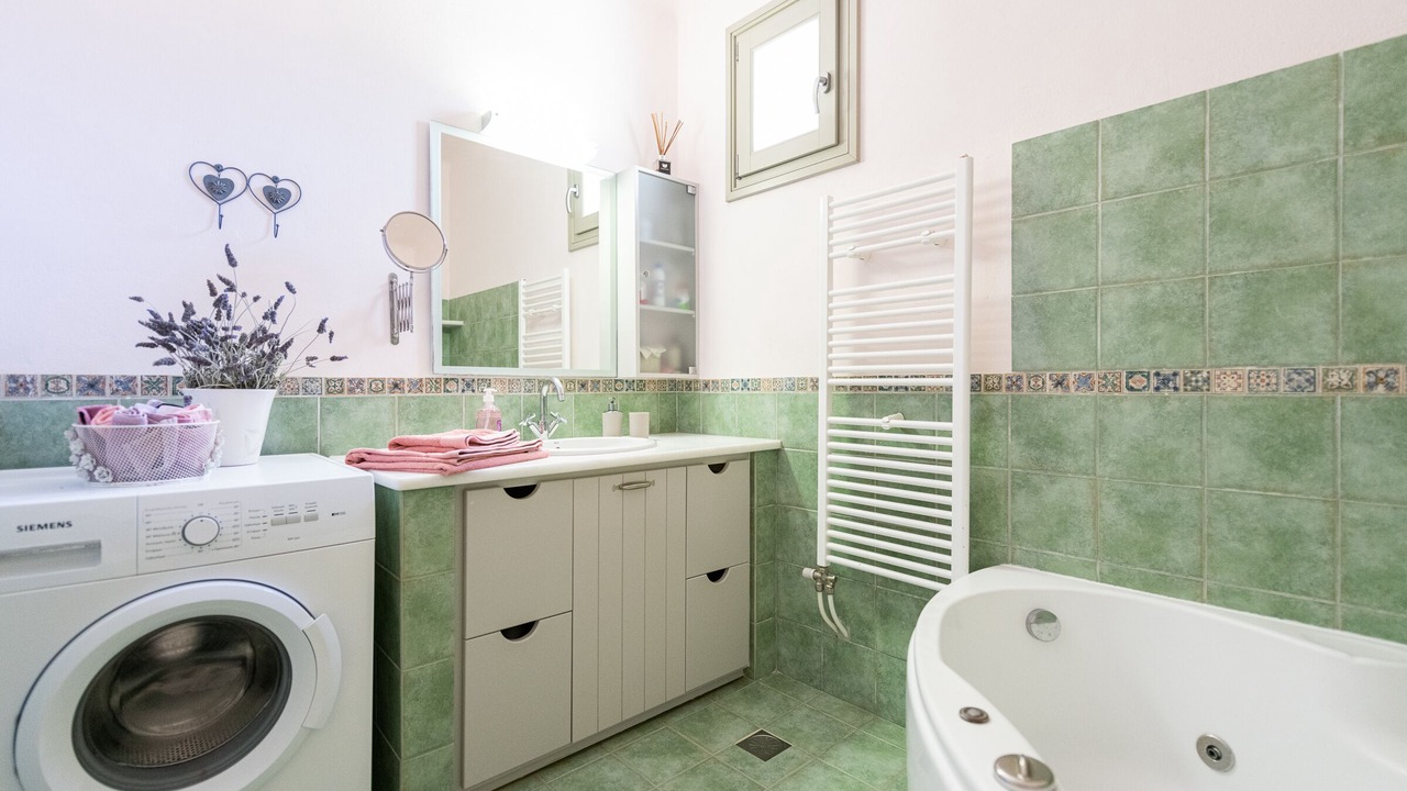 Photo of Bathroom in Parasporos