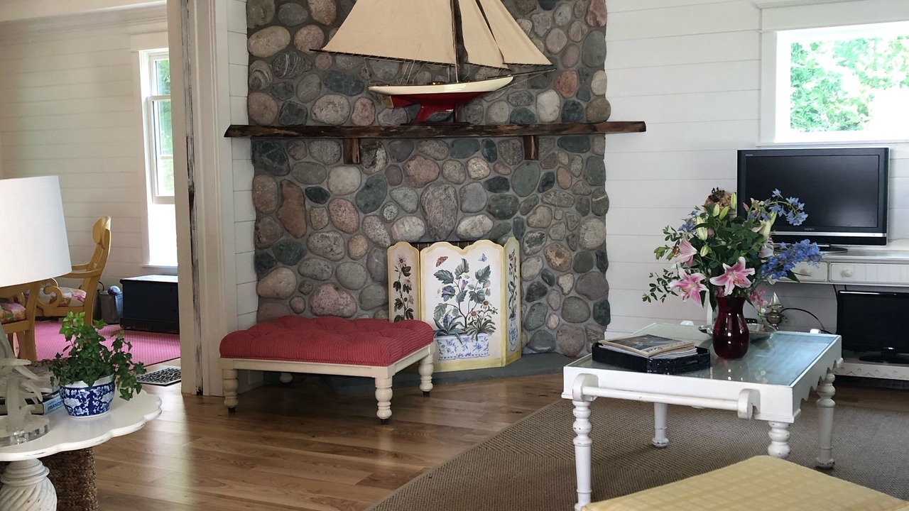Photo of Livingroom in Harbor Springs
