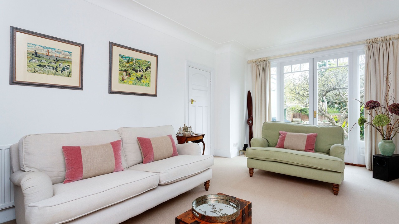 Photo of Livingroom in Kew