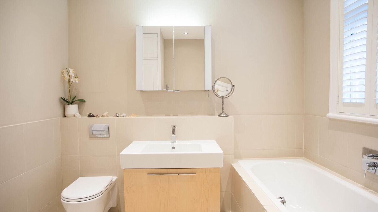 Photo of Bathroom in Kew