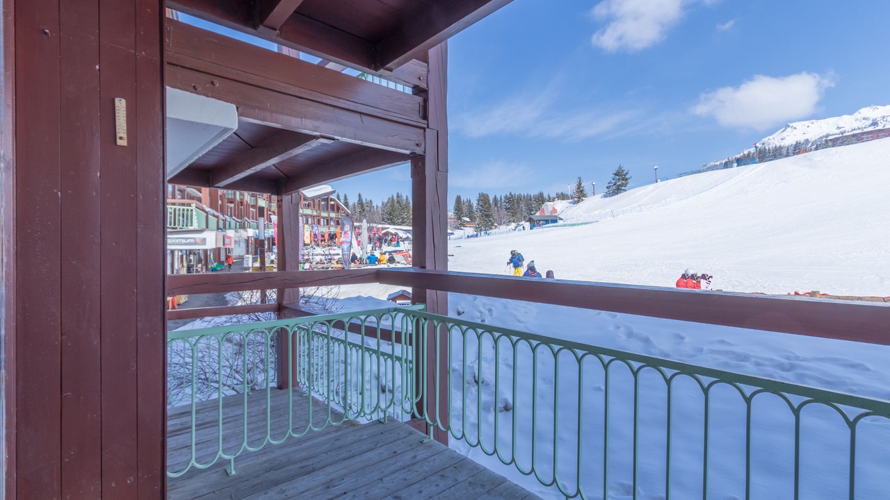 Photo of Outdoor in Arc-1800