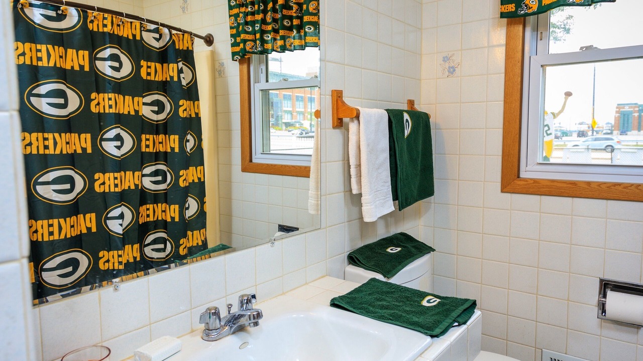 Photo of Others in Green Bay