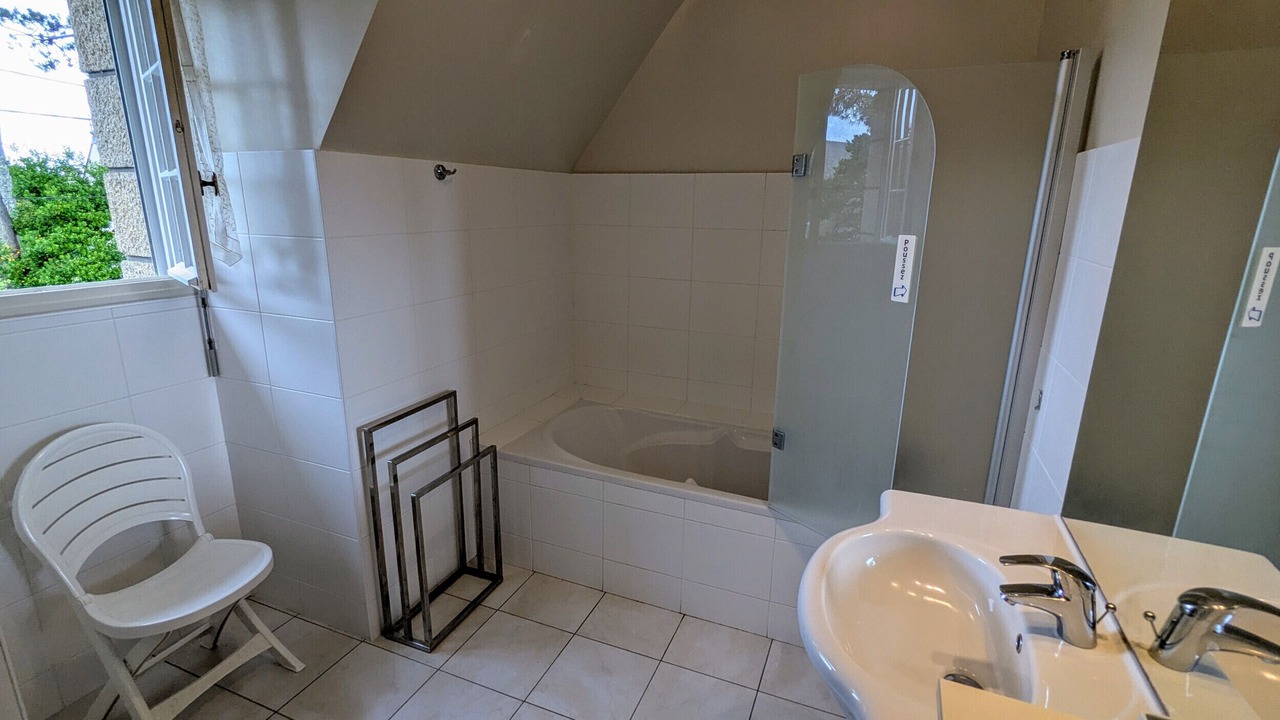 Photo of Bathroom in Carnac