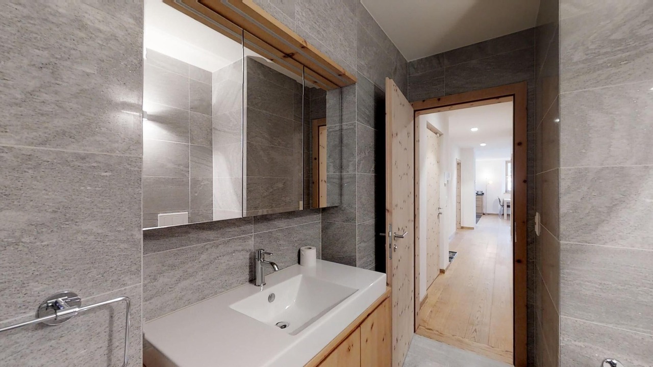 Photo of Bathroom in Madulain