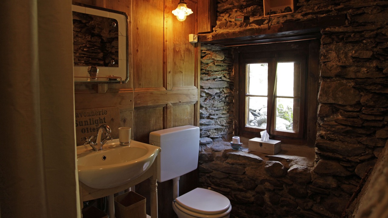 Photo of Bathroom in Le Tretien
