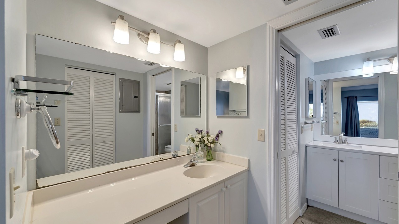 Photo of Bathroom in Plantation